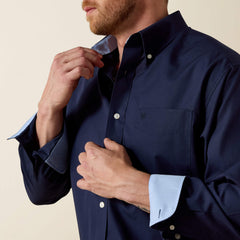 Ariat / Wrinkle Free Solid Classic Fit Shirt