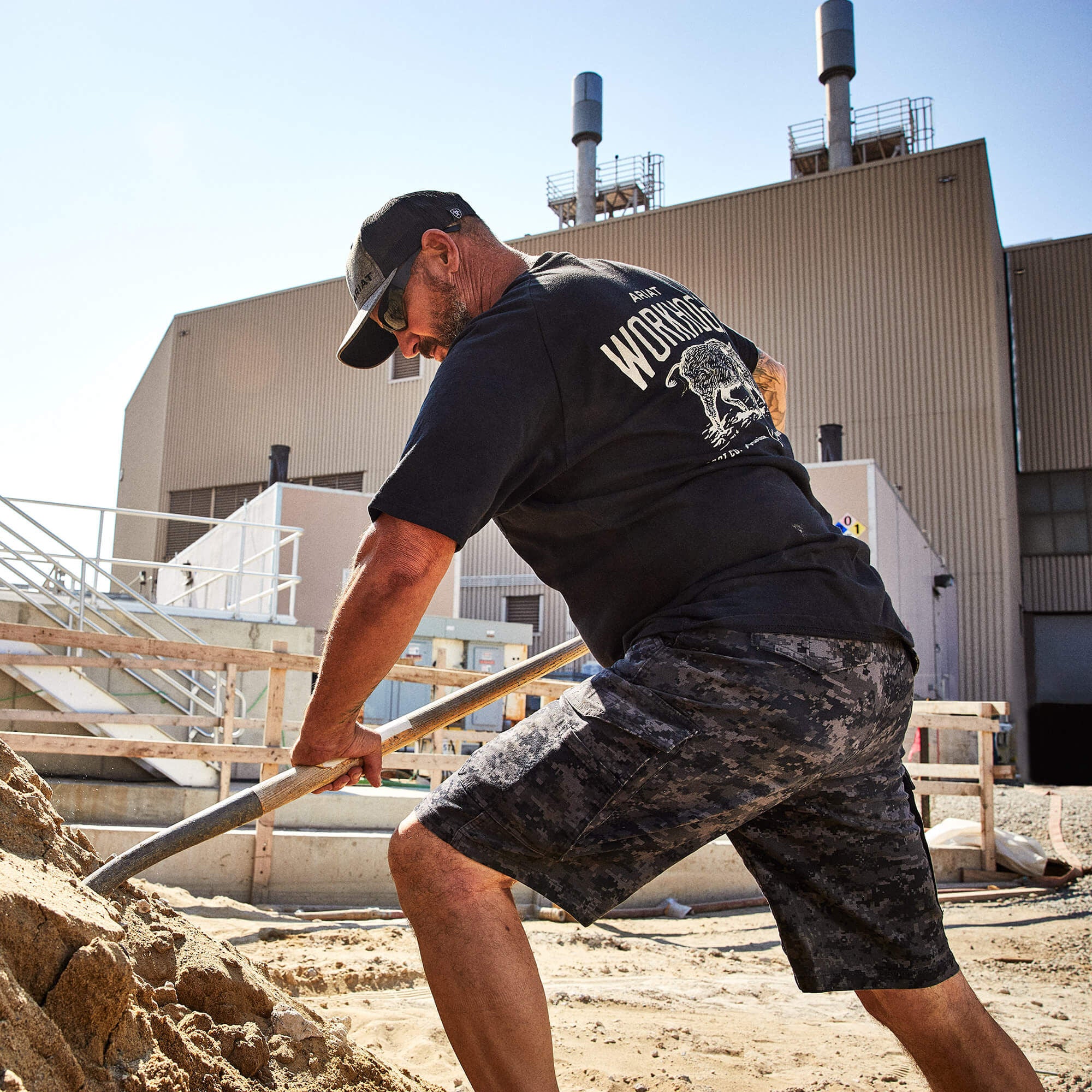Ariat / Rebar DuraStretch Made Tough Cargo 11" Short