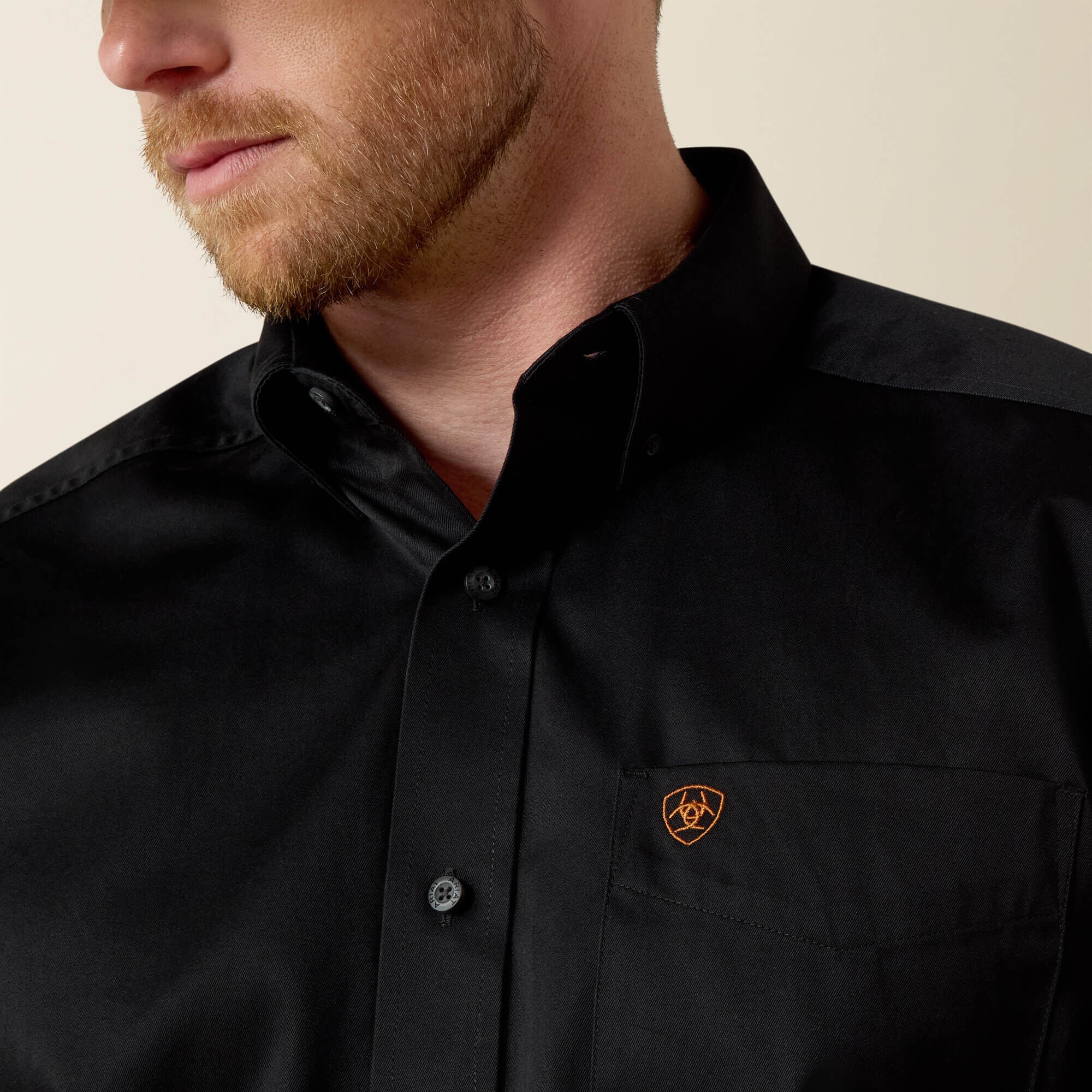 Ariat / Solid Twill Classic Fit Shirt