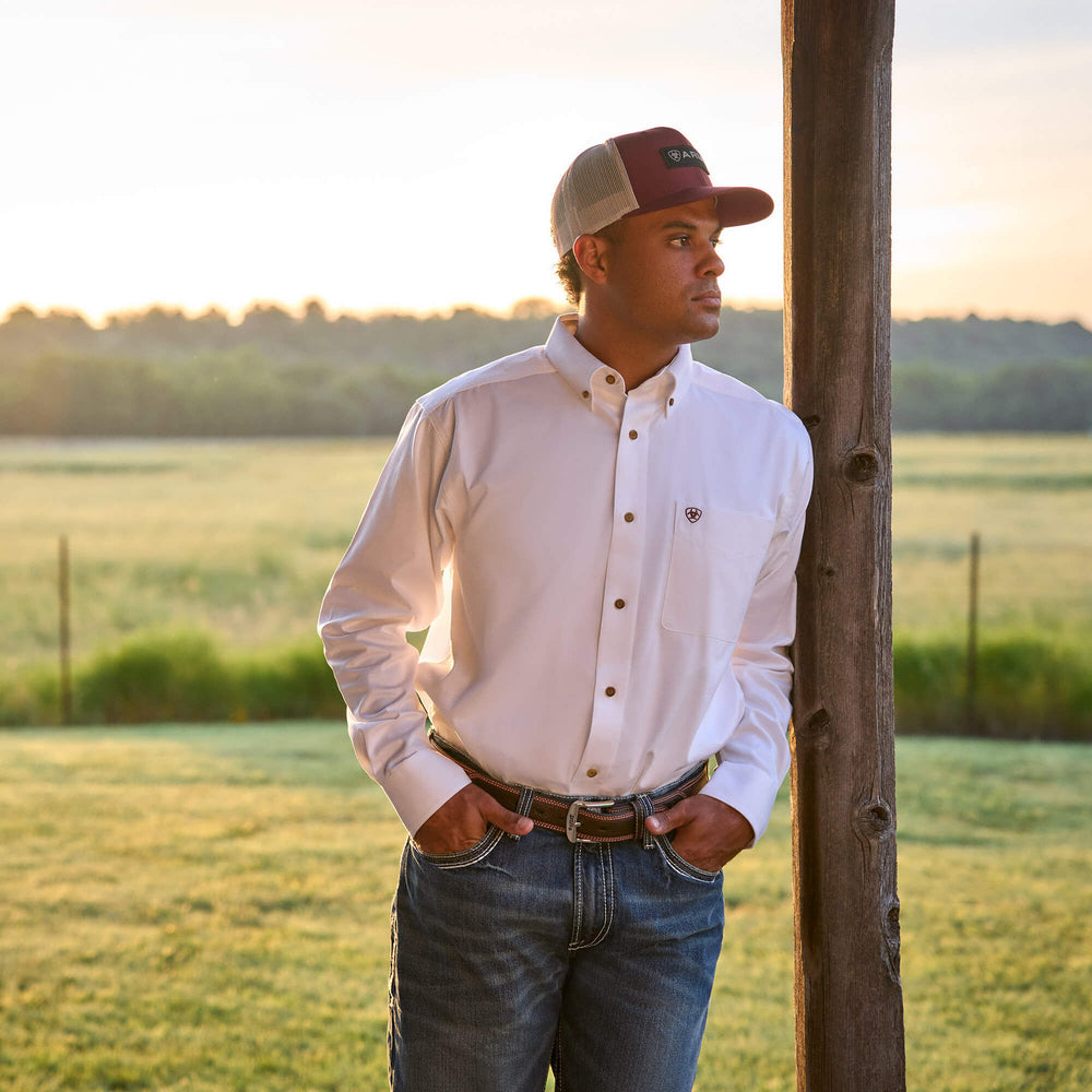 Ariat / Solid Twill Classic Fit Shirt