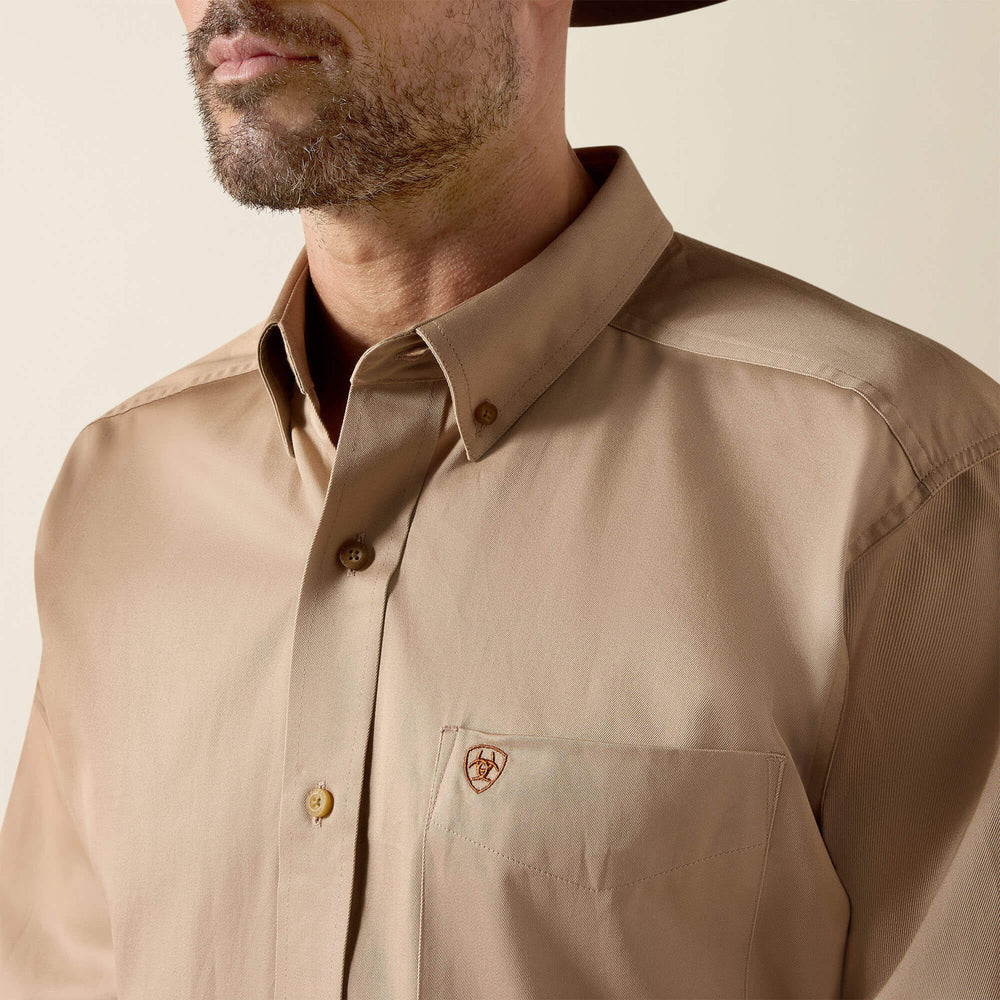 Ariat / Solid Twill Classic Fit Shirt
