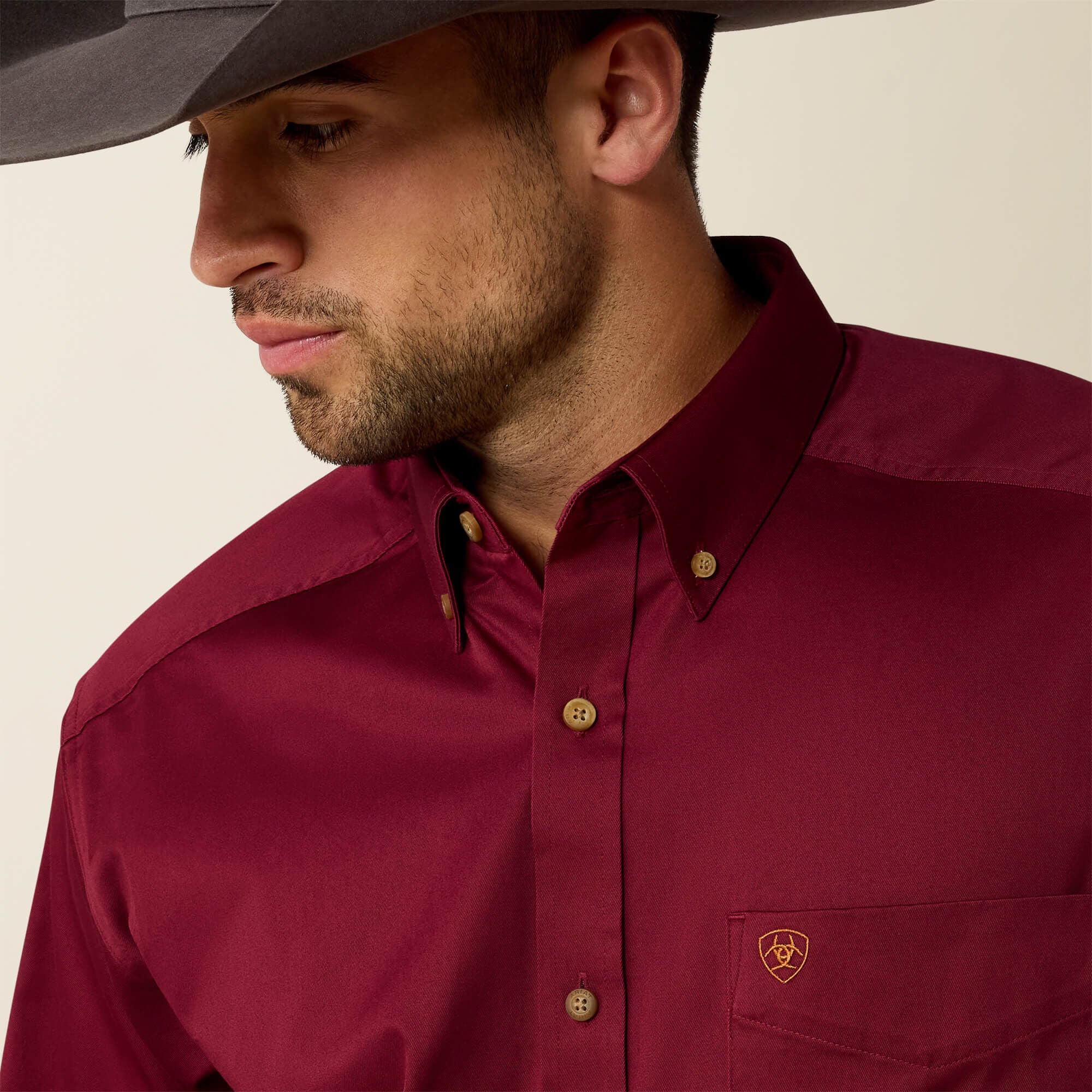 Ariat / Solid Twill Classic Fit Shirt