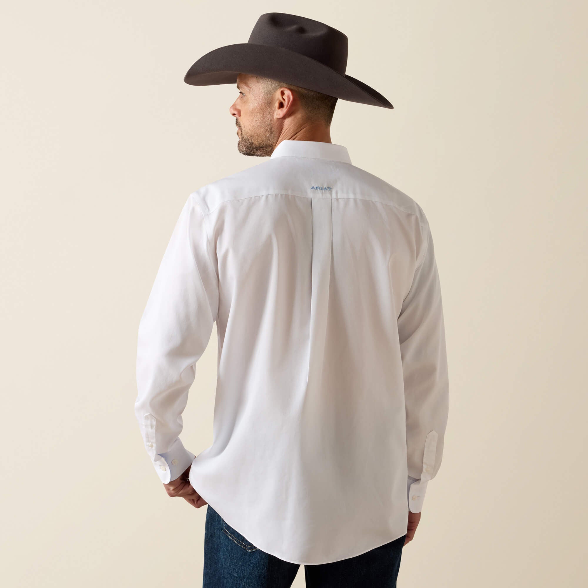 Ariat / Wrinkle Free Solid Classic Fit Shirt
