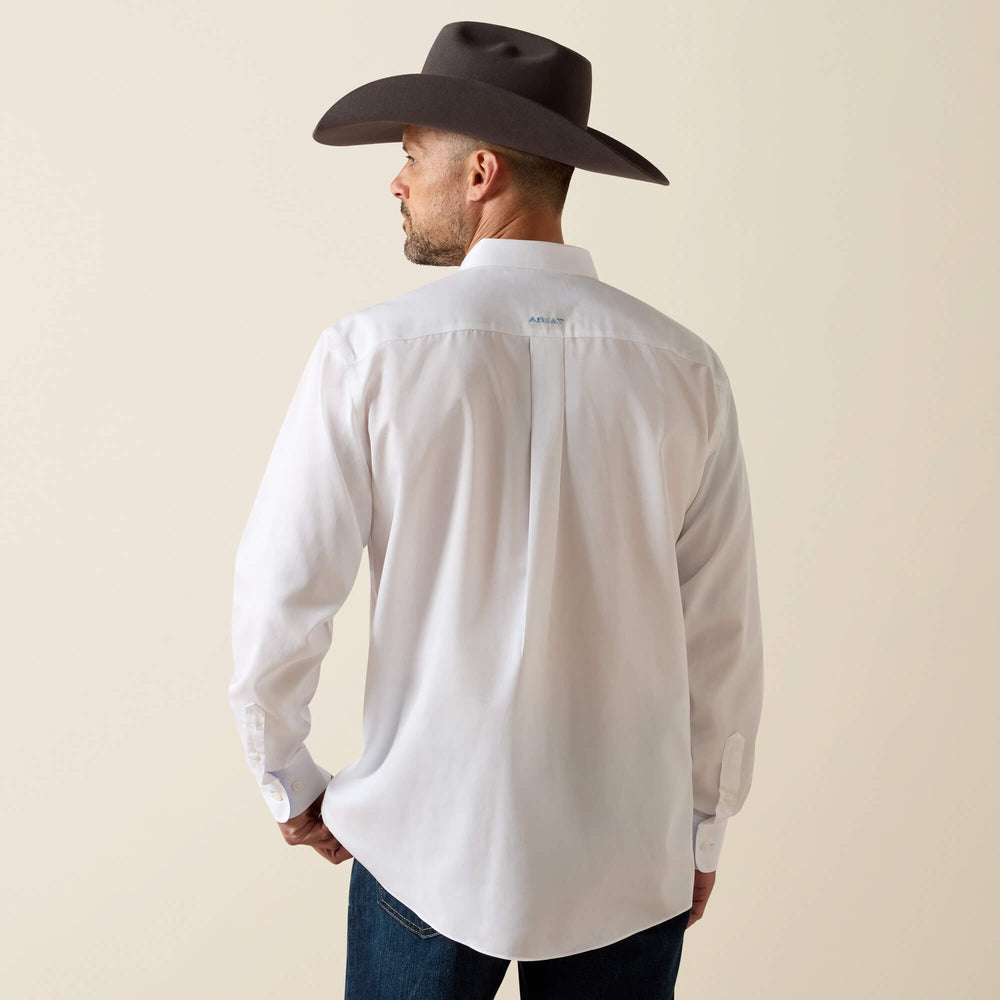 Ariat / Wrinkle Free Solid Classic Fit Shirt