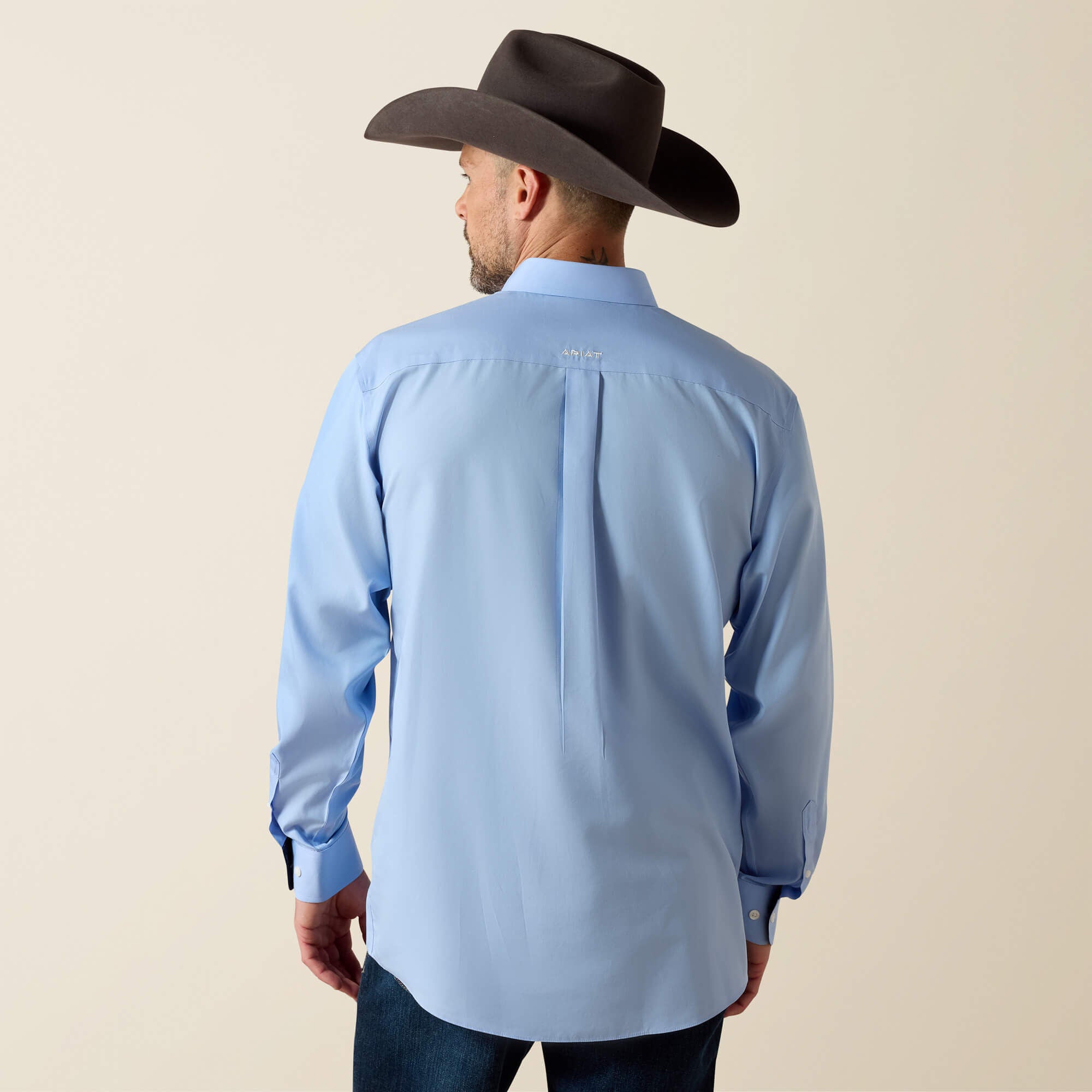 Ariat / Wrinkle Free Solid Classic Fit Shirt