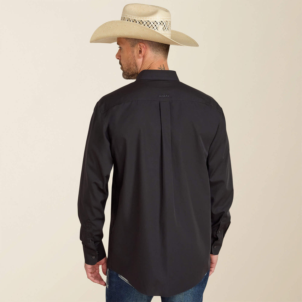 Ariat / Wrinkle Free Solid Classic Fit Shirt