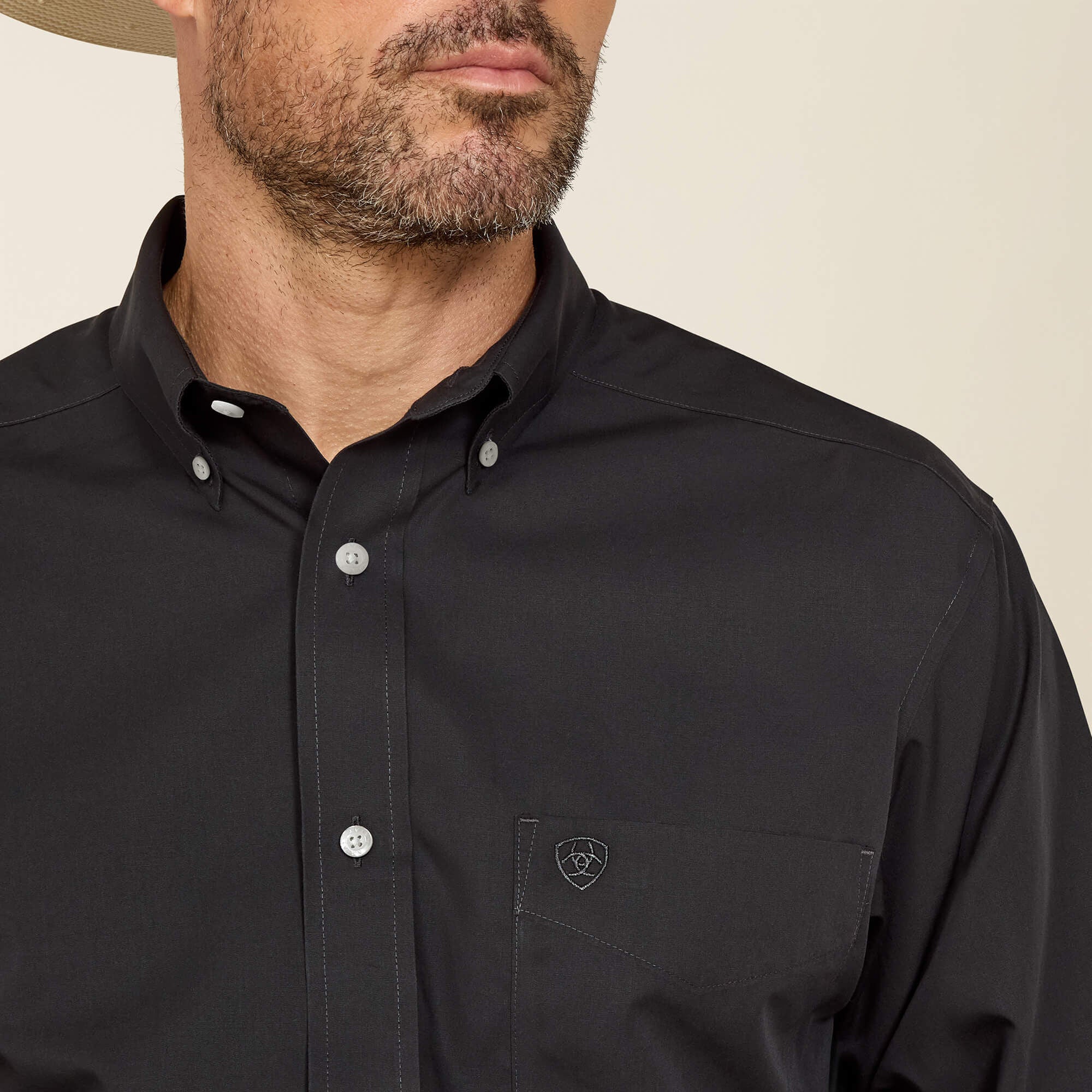 Ariat / Wrinkle Free Solid Classic Fit Shirt