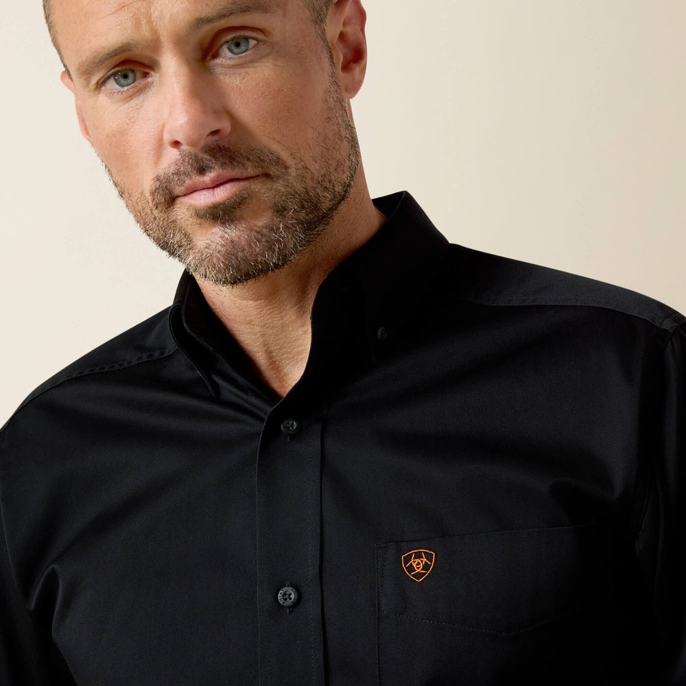 Ariat / Solid Twill Fitted Shirt