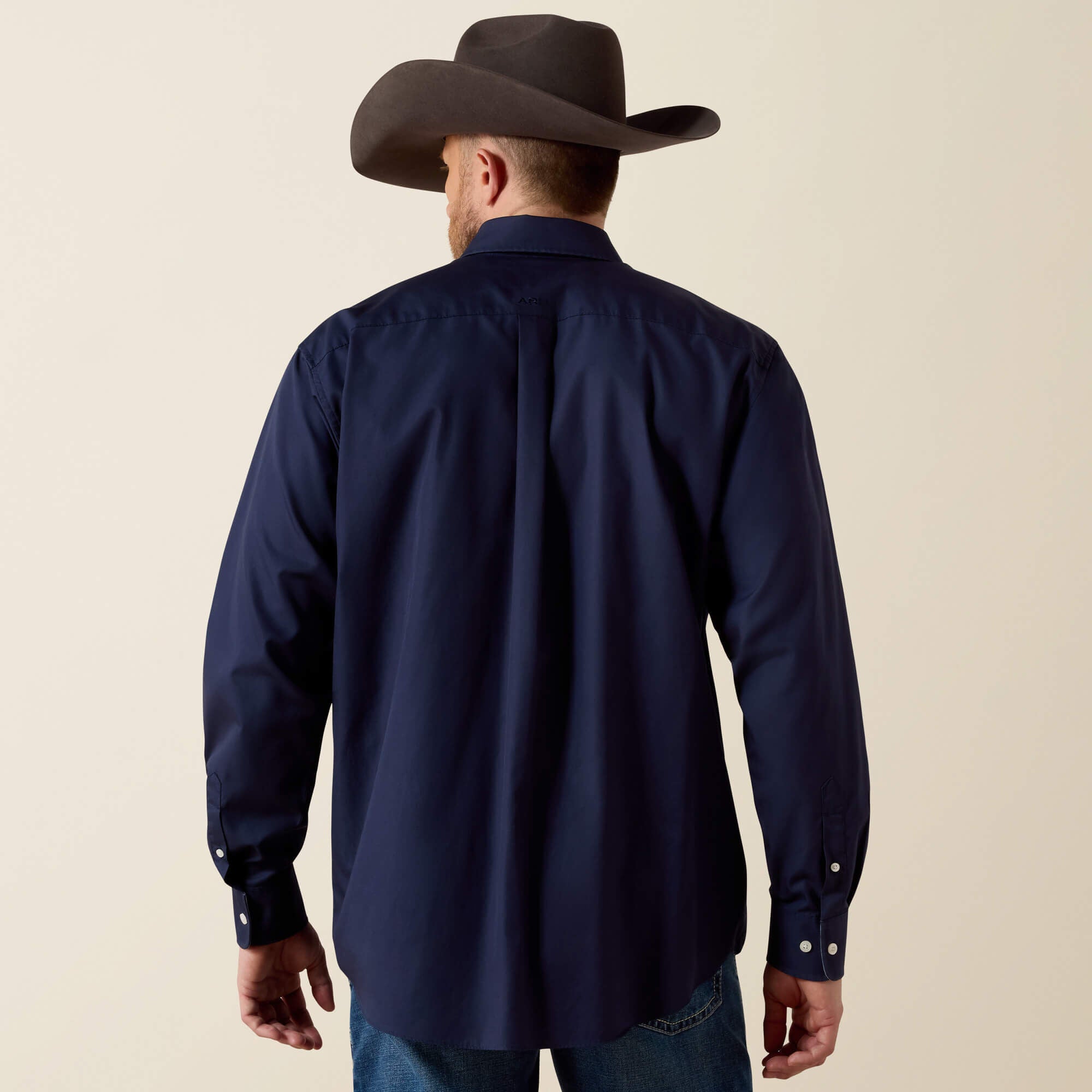 Ariat / Wrinkle Free Solid Classic Fit Shirt