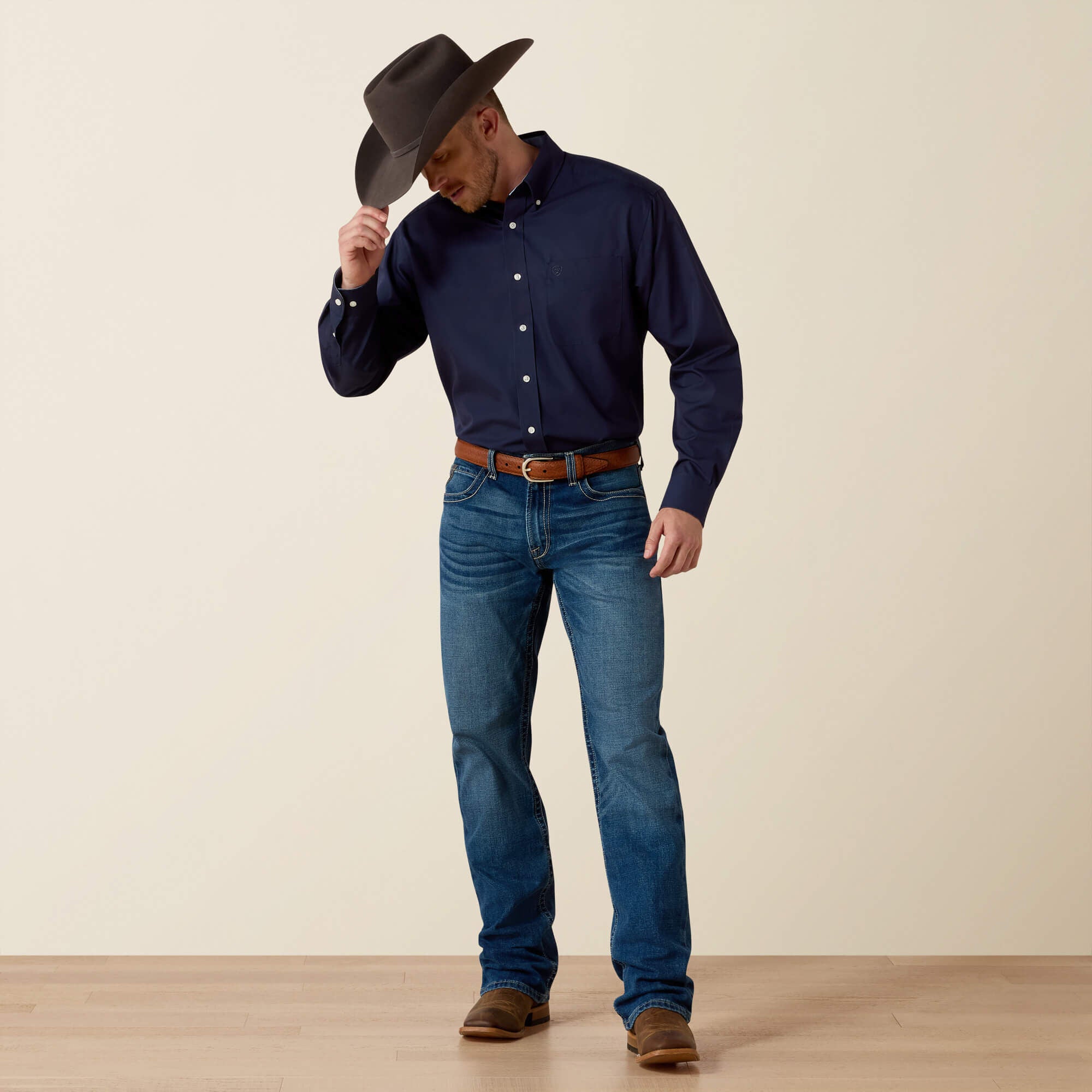 Ariat / Wrinkle Free Solid Classic Fit Shirt