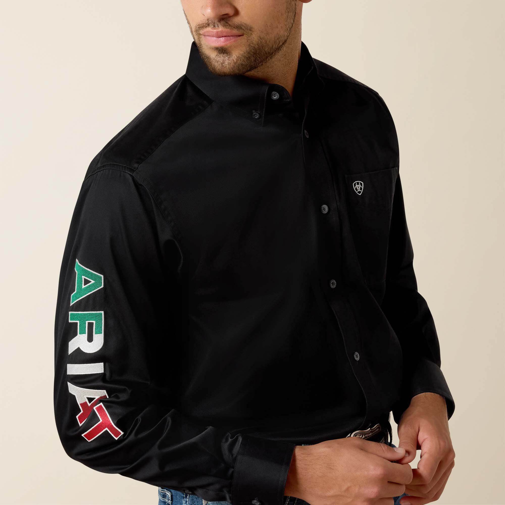 Ariat / Team Logo Twill Classic Fit Shirt