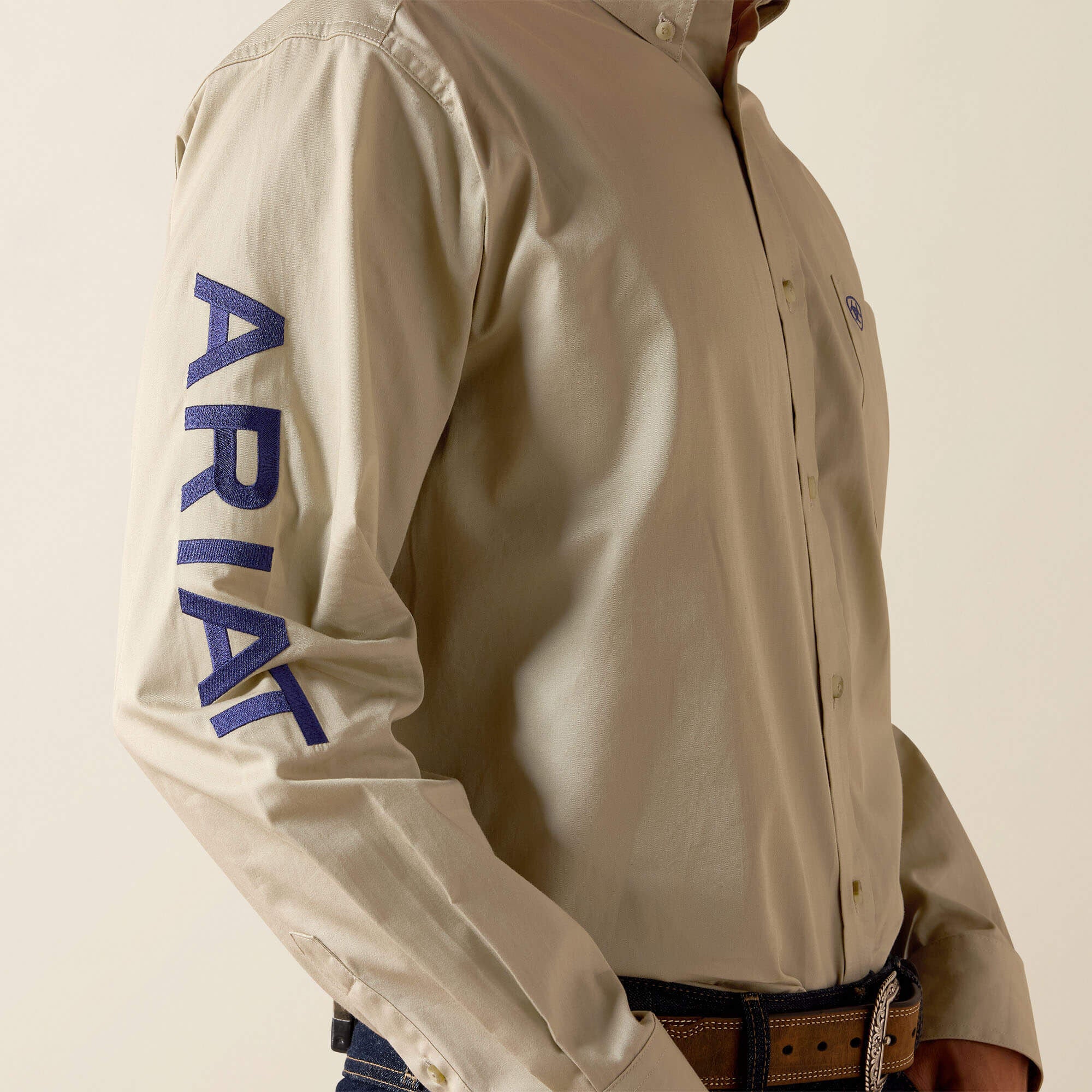 Ariat / Team Logo Lightweight Twill Classic Fit Shirt