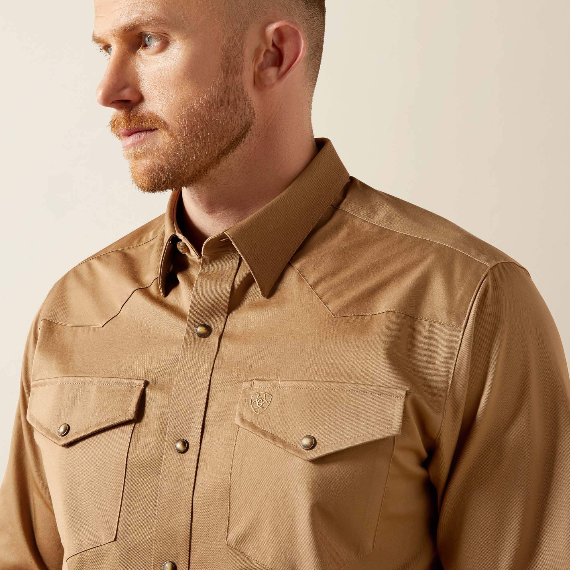 Ariat / Solid Twill Fitted Shirt