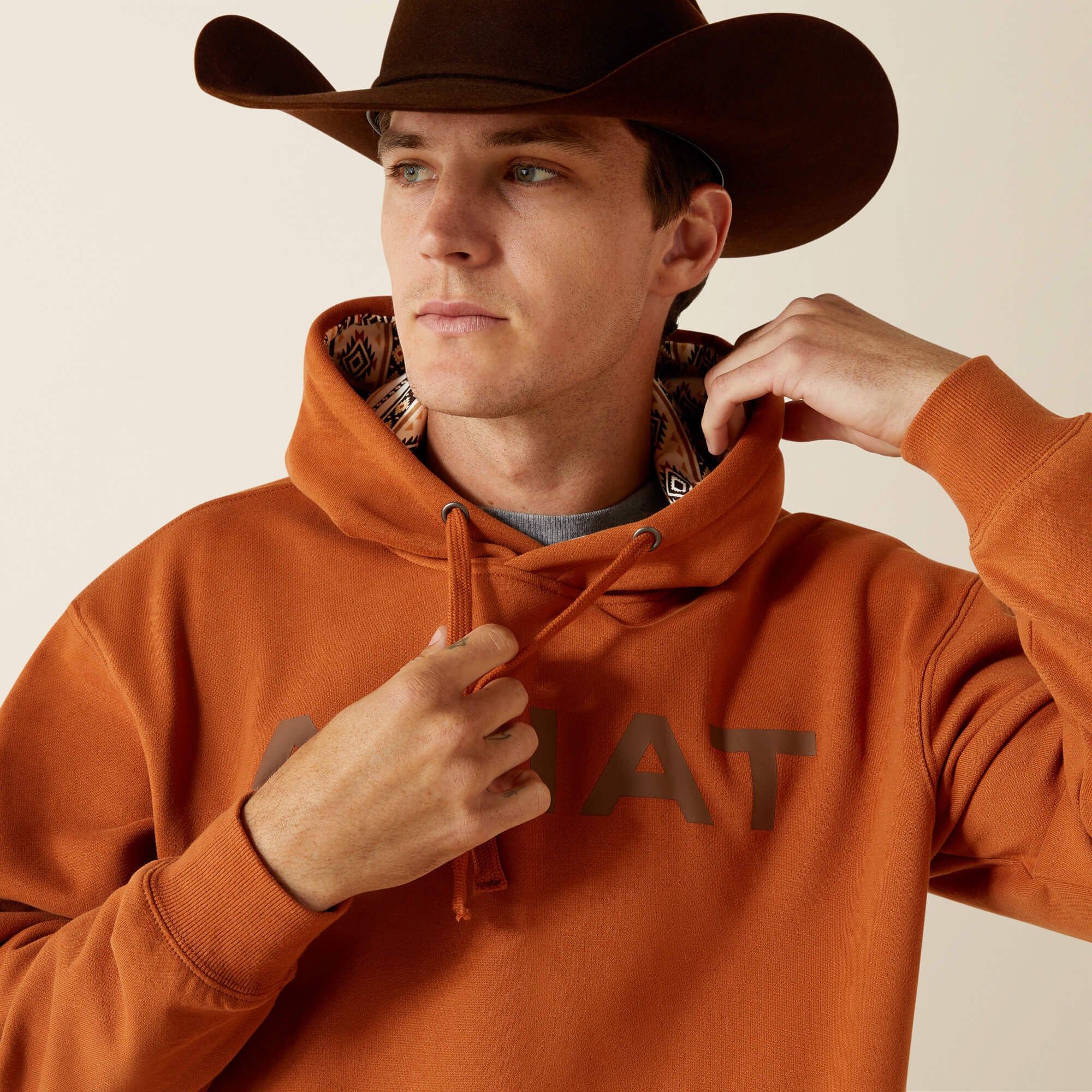 Ariat / Ariat Stitch Shield Logo Hoodie