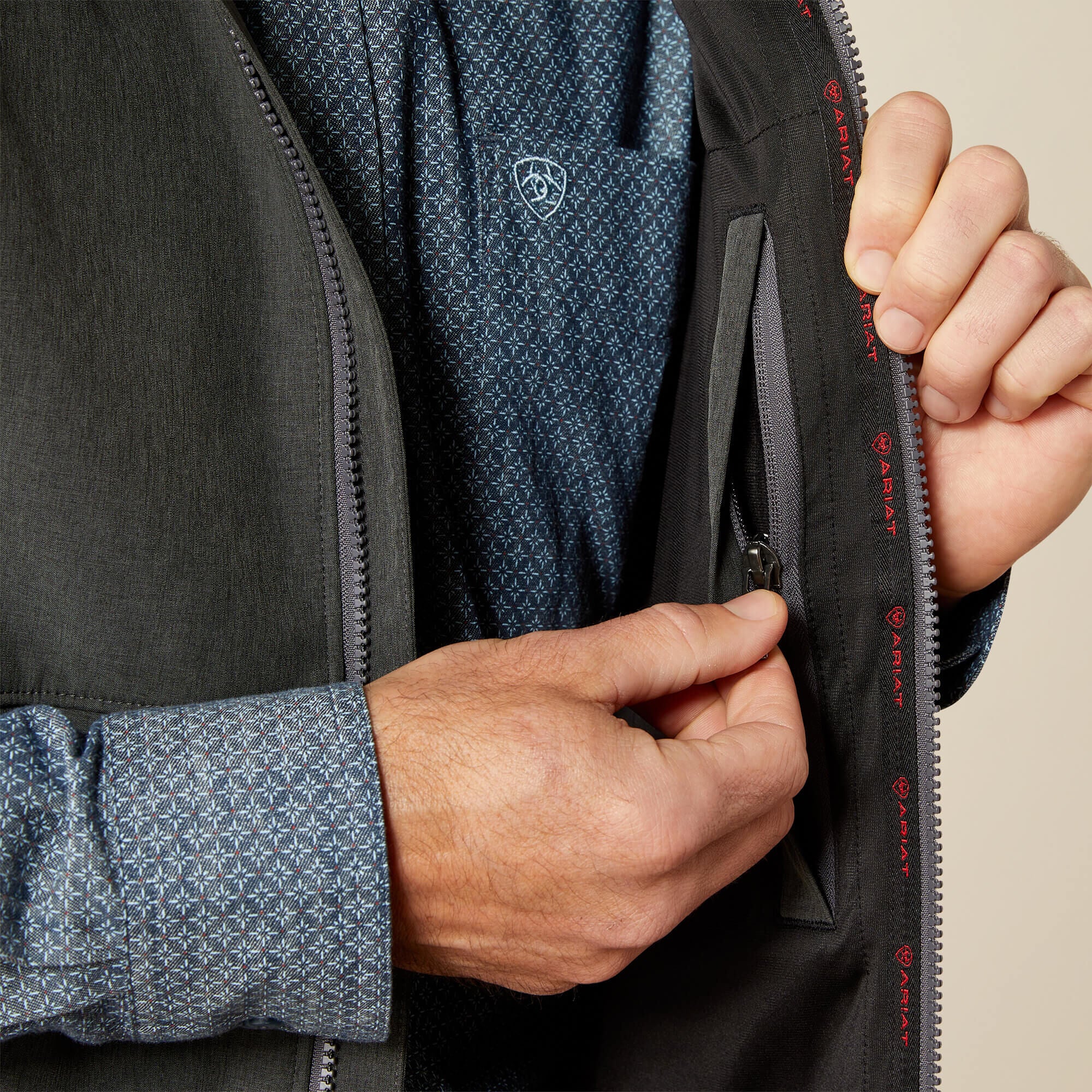 Ariat / Logo Softshell Vest