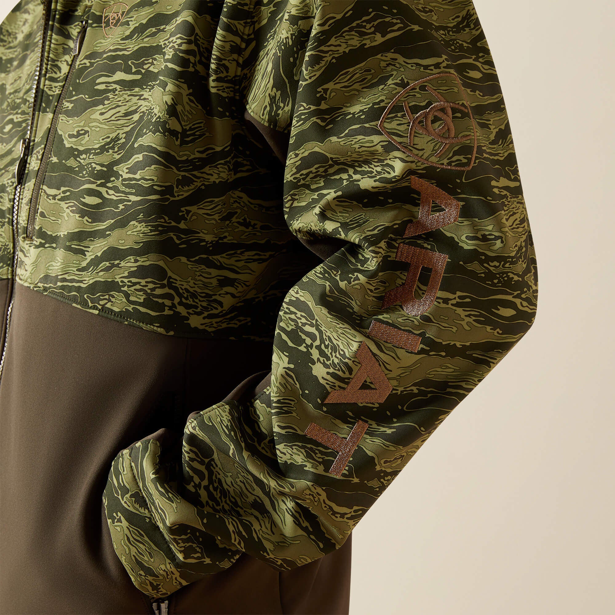 Ariat / Logo Softshell Jacket