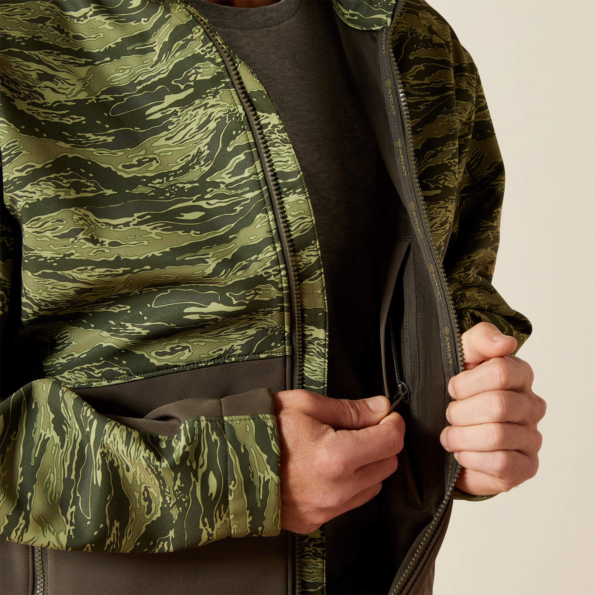 Ariat / Logo Softshell Jacket