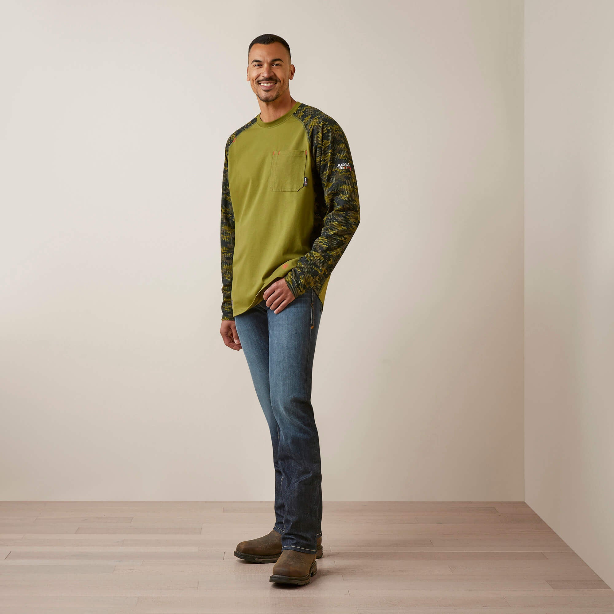 Ariat / FR AC Stretch Camo Baseball T-Shirt