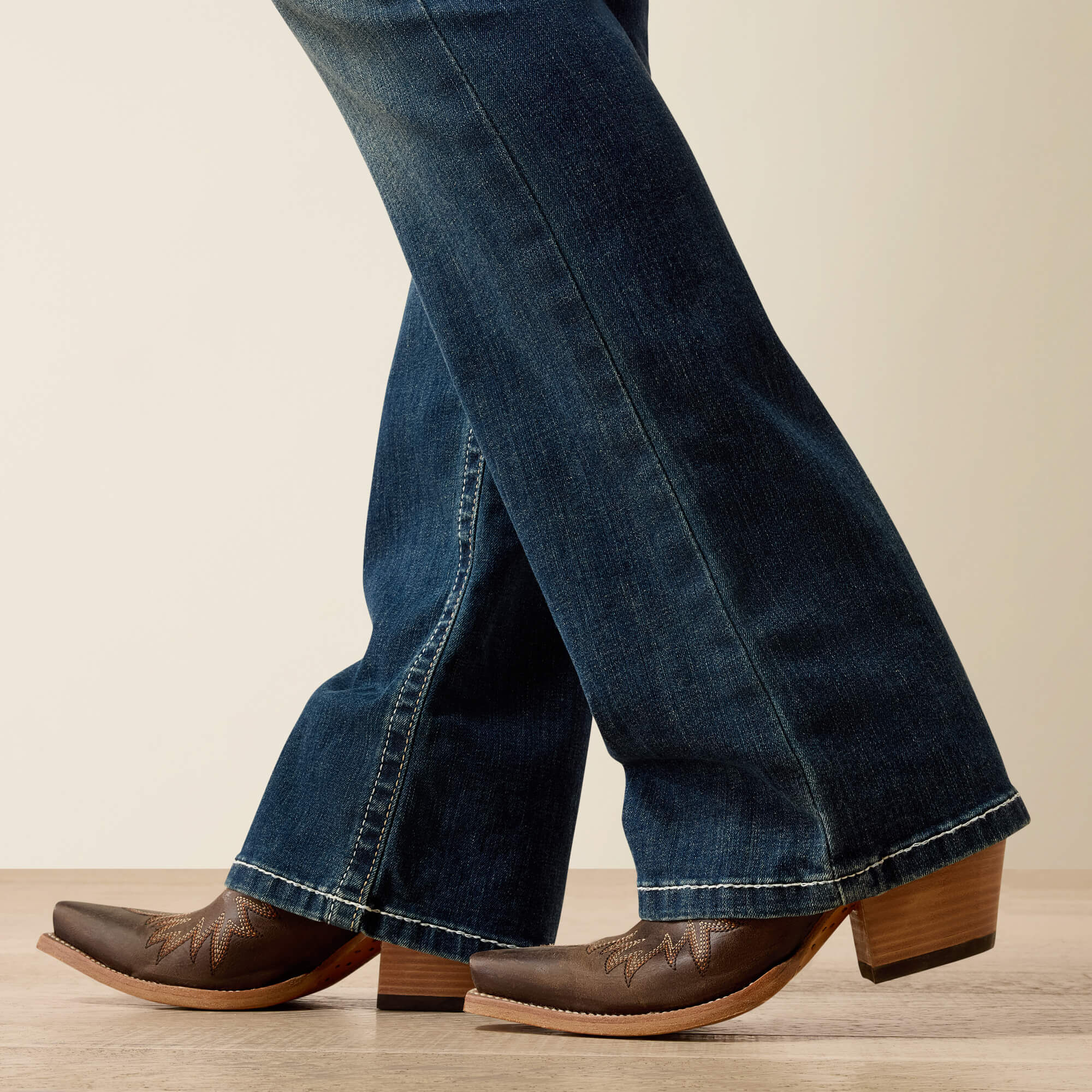 Ariat / R.E.A.L. Mid Rise Stretch Whipstitch Boot Cut Jean