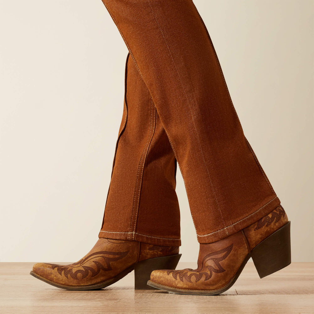 Ariat / Ultra High Rise Relaxed Straight Leg Jean