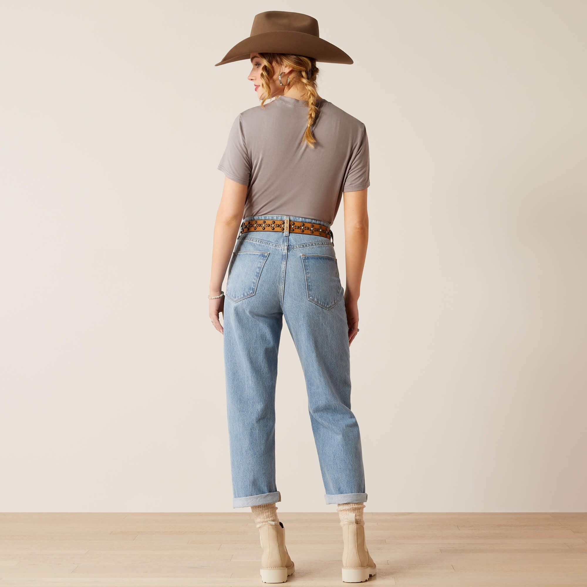 Ariat / Ultra High Rise Tomboy Straight Leg Jeans