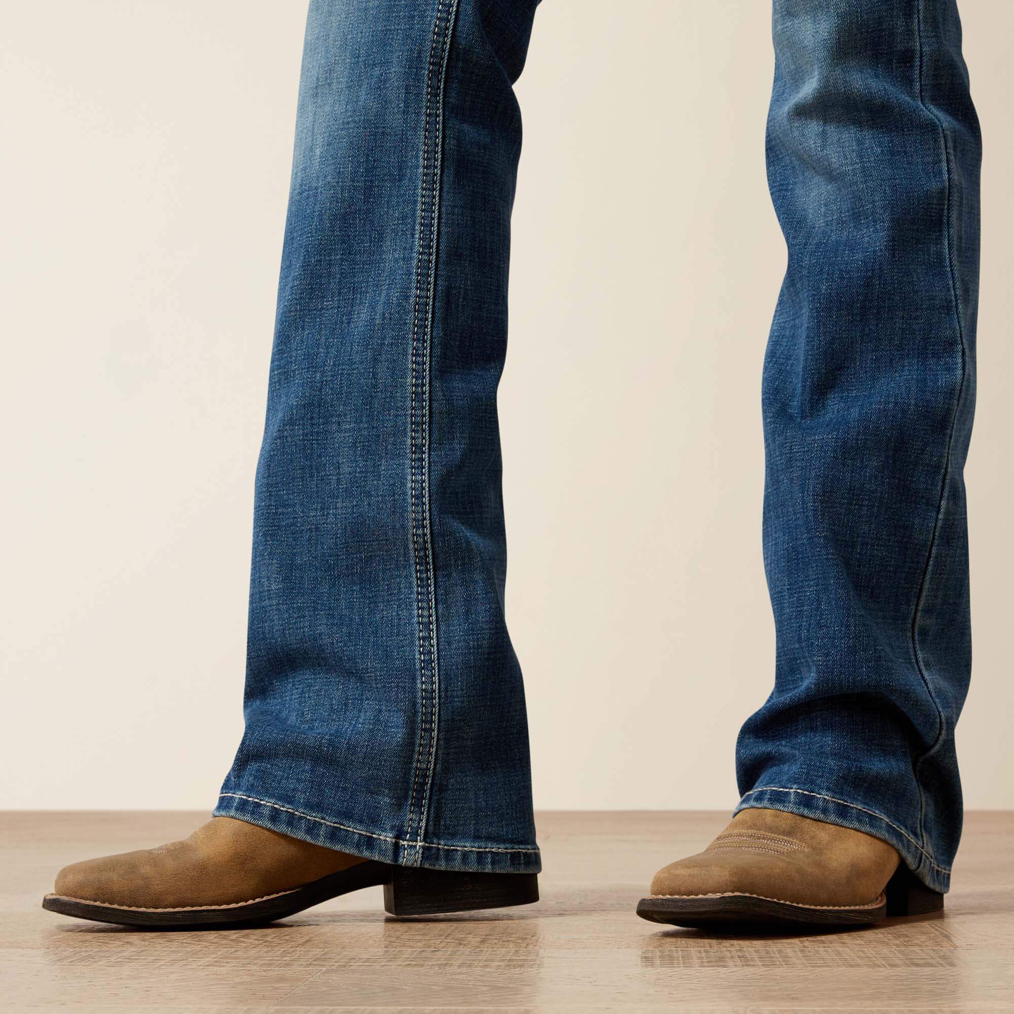 Ariat / Mid Rise Aisha Boot Cut Jean