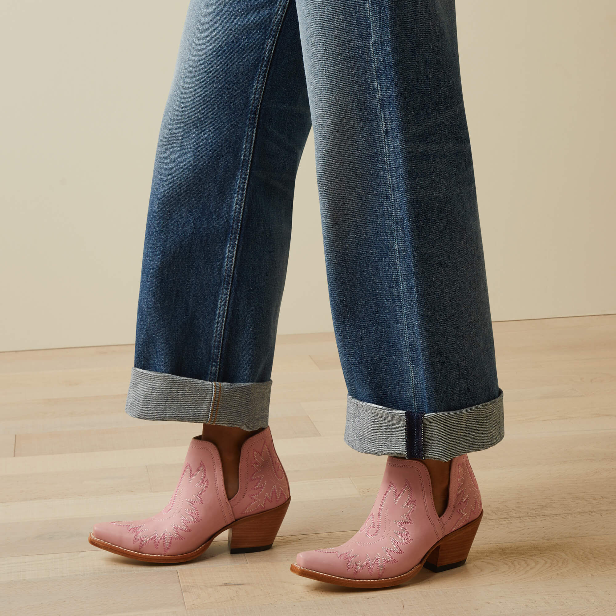 Ariat / Ultra High Rise Tomboy Wide Jean