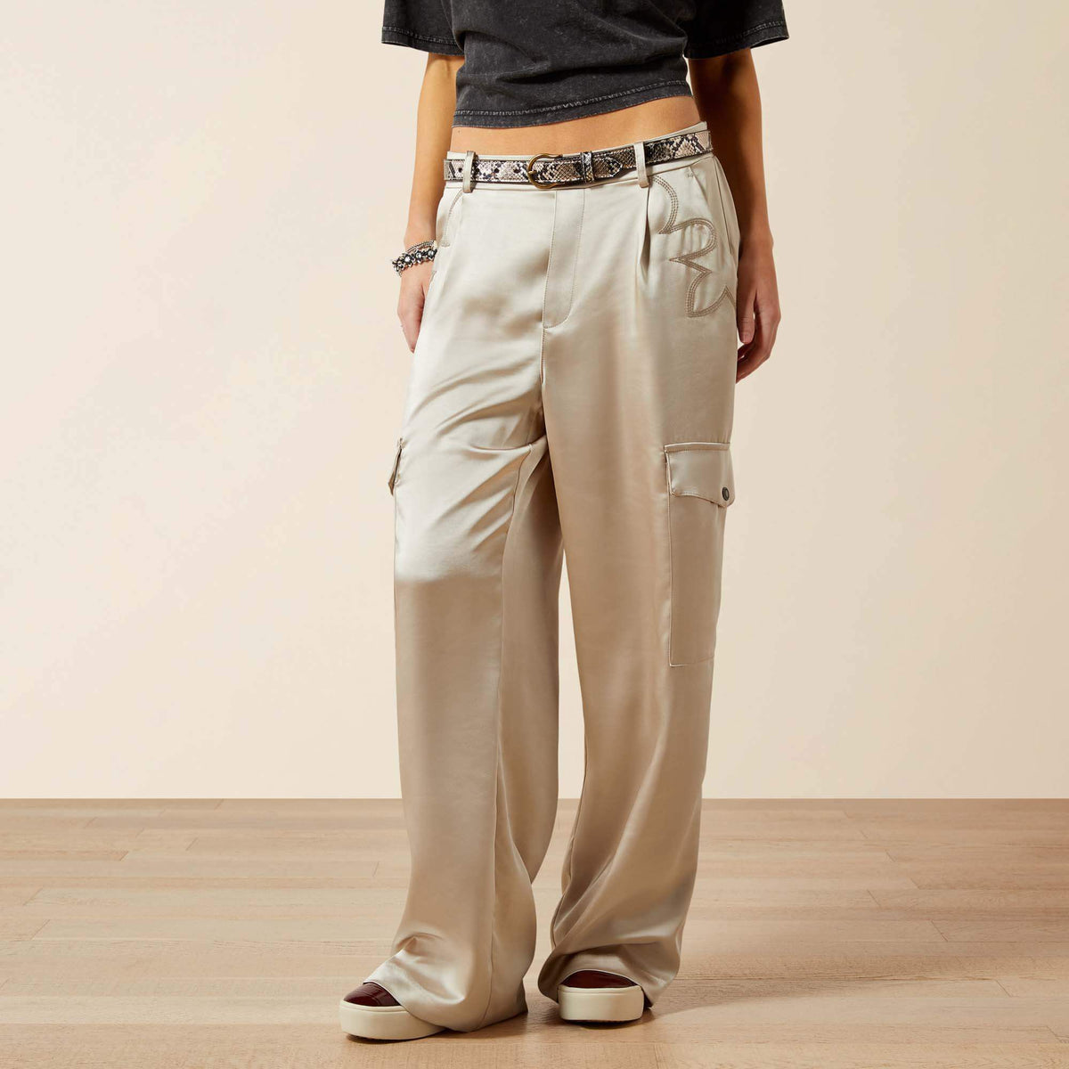 Ariat / Mirage Cargo