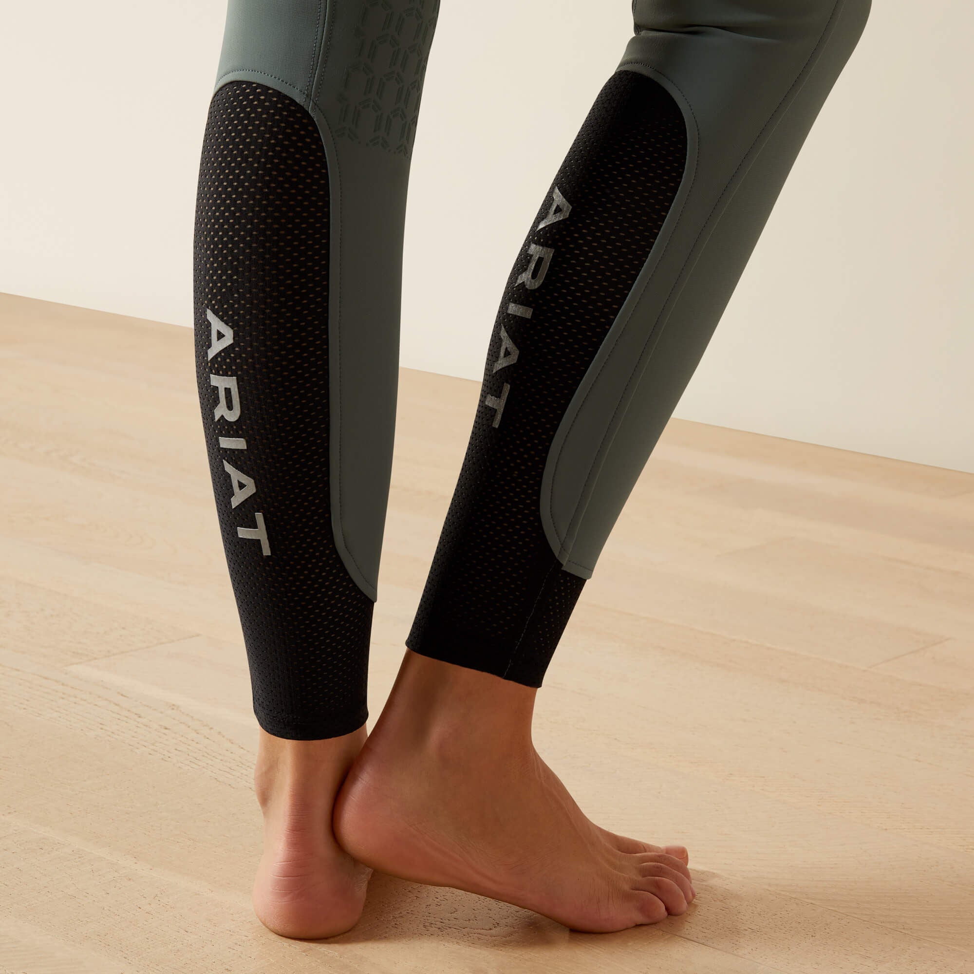 Ariat / Tri Factor Vivacity Heat Half Grip Breech