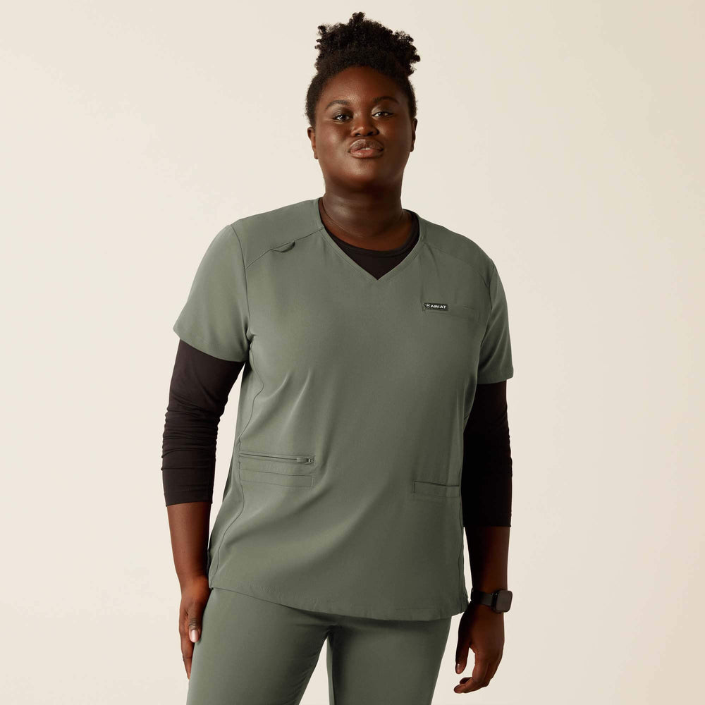 Ariat / Clara 6 Pocket Scrub Top