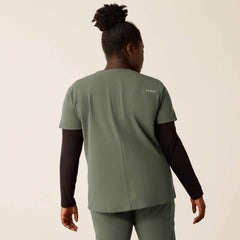 Ariat / Clara 6 Pocket Scrub Top