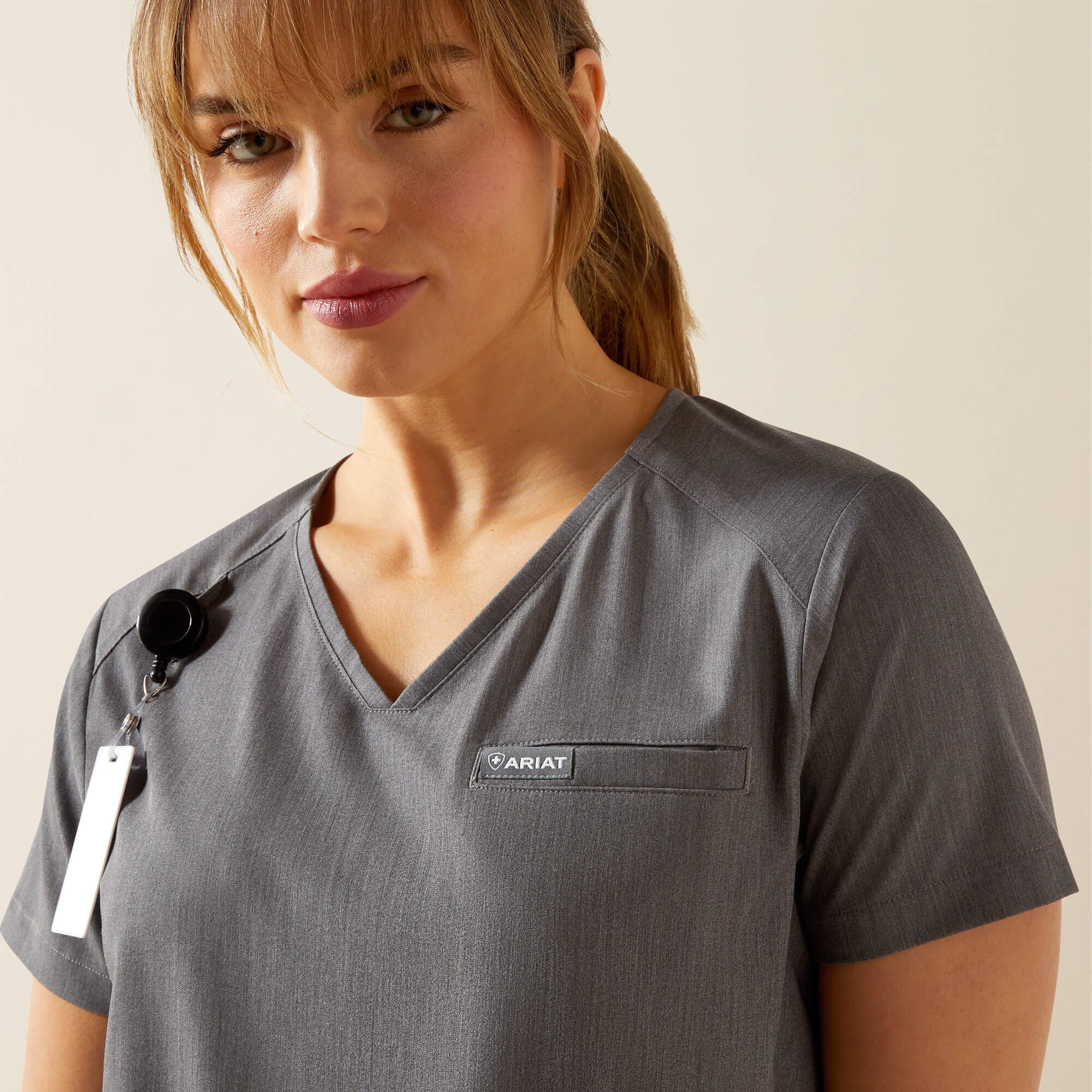 Ariat / Clara 6 Pocket Scrub Top