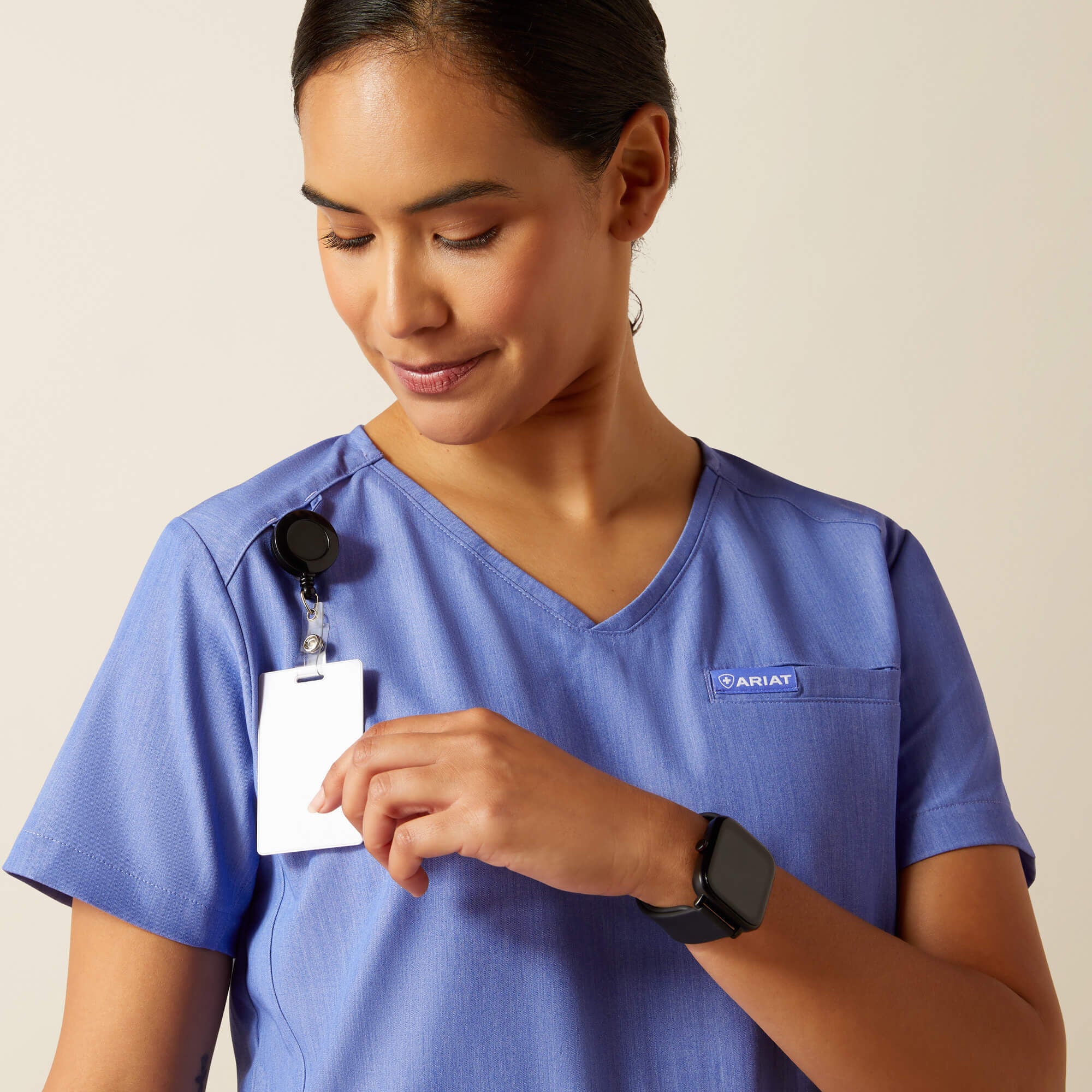 Ariat / Clara 6 Pocket Scrub Top