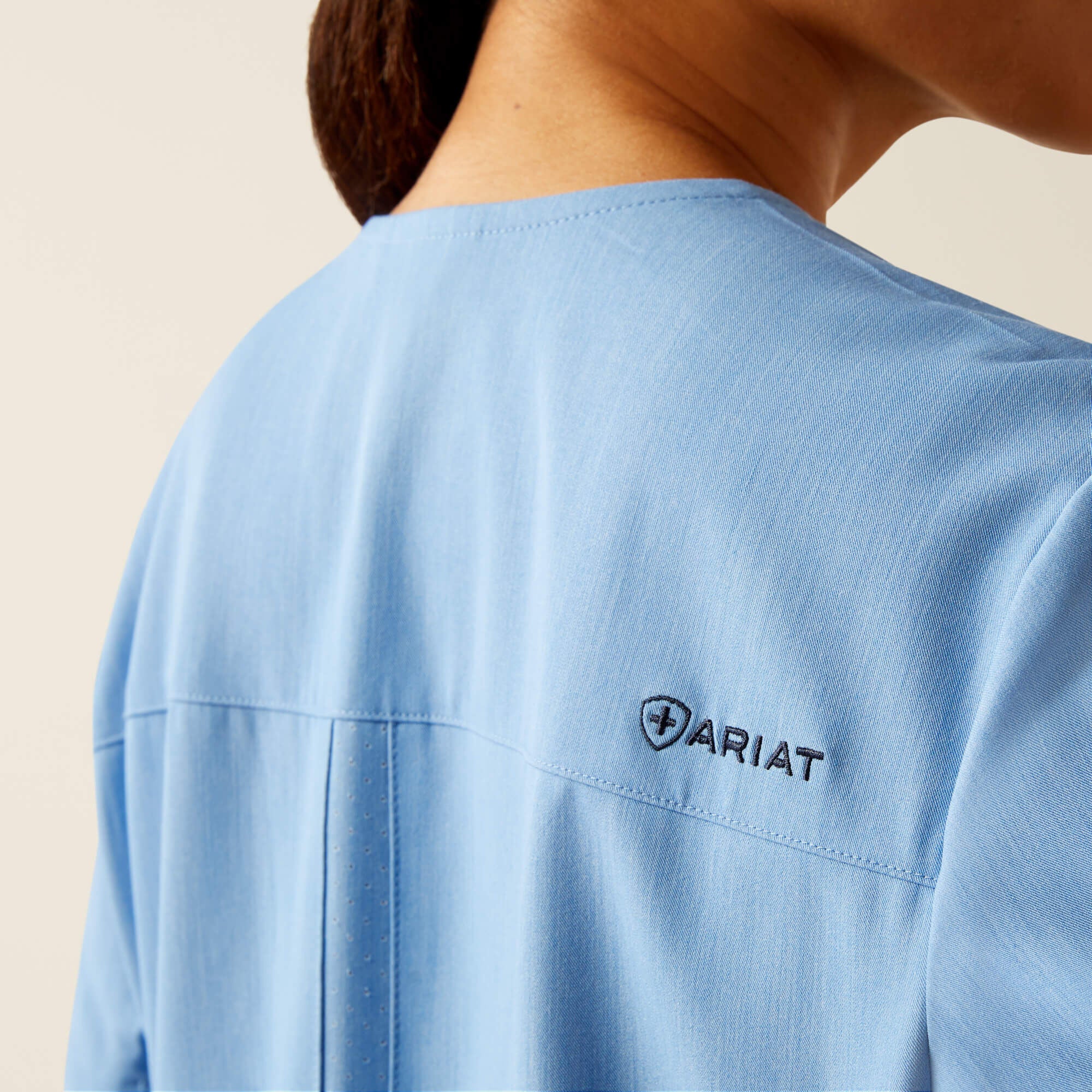 Ariat / Clara 6 Pocket Scrub Top