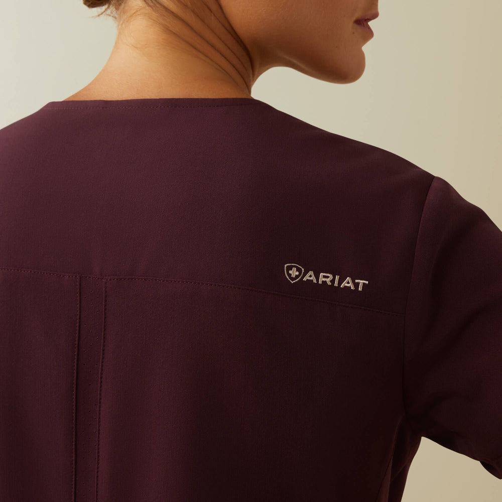 Ariat / Clara 6 Pocket Scrub Top