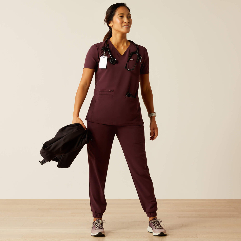 Ariat / Clara 6 Pocket Scrub Top
