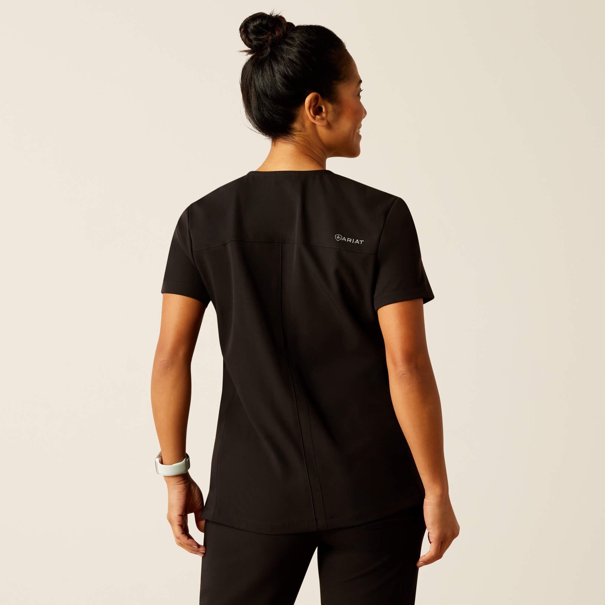 Ariat / Clara 6 Pocket Scrub Top