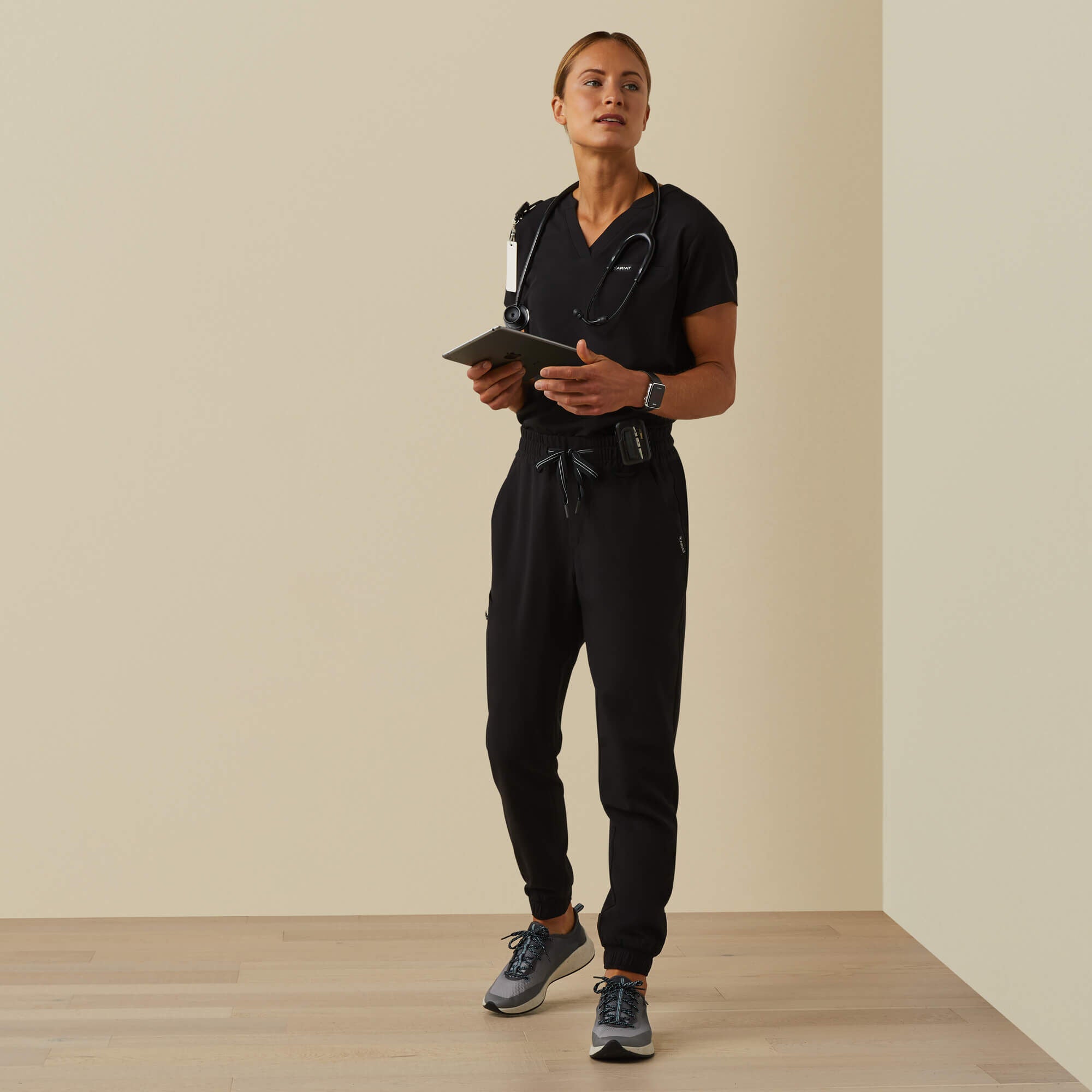 Ariat / Eliza Fashion Scrub Top