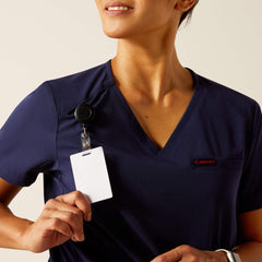 Ariat / Clara 6 Pocket Scrub Top