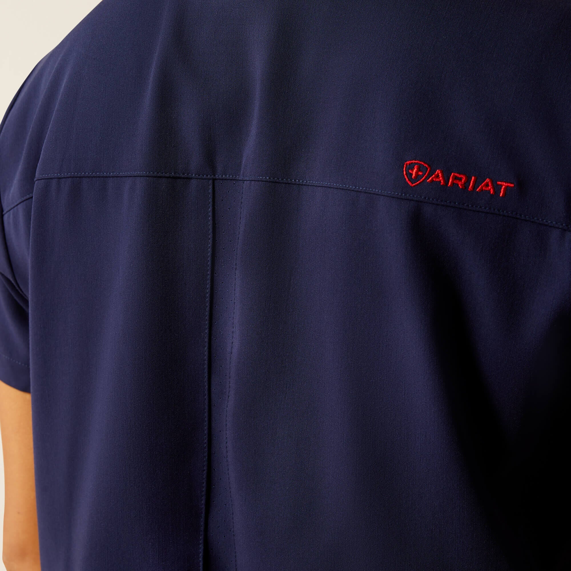Ariat / Clara 6 Pocket Scrub Top