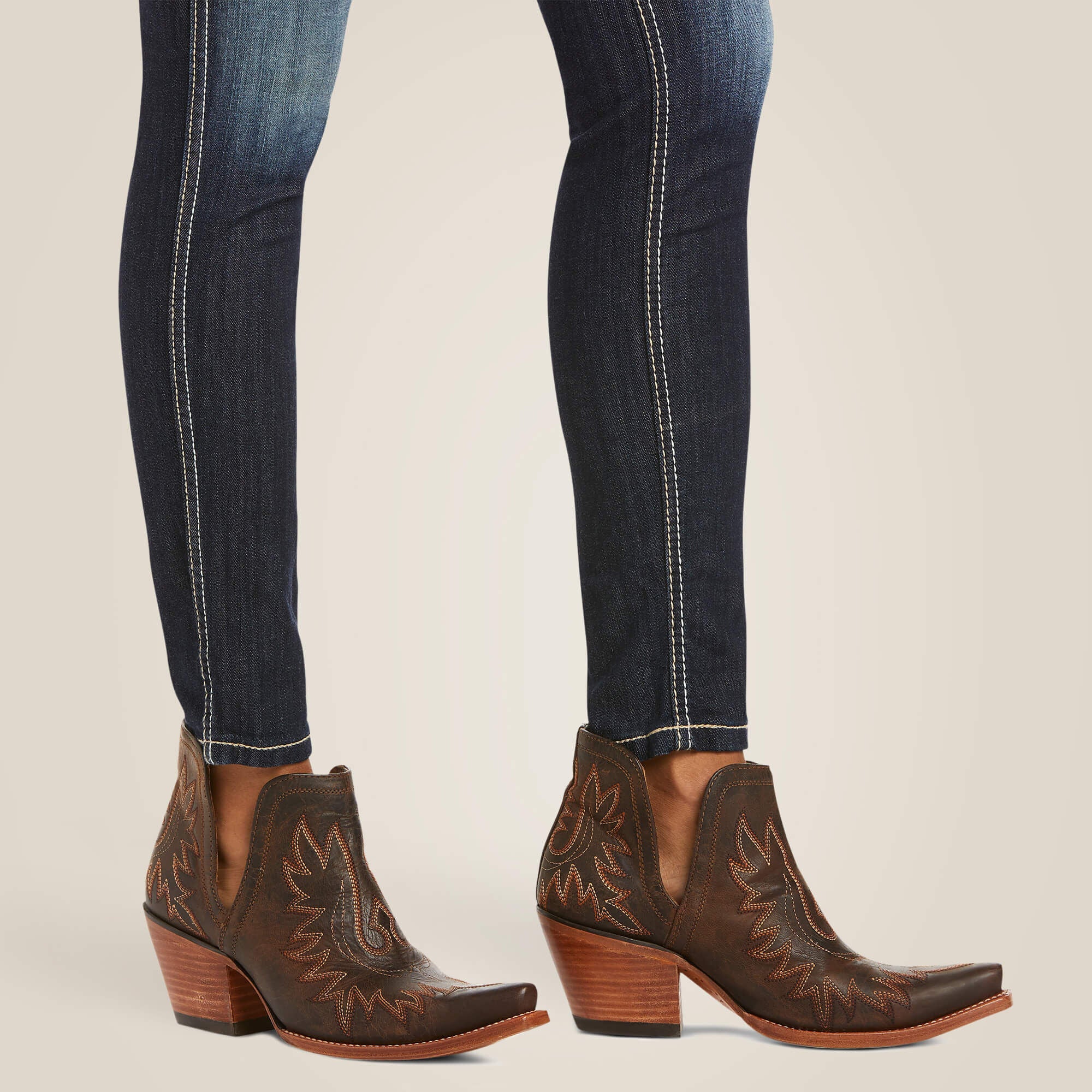 Ariat / R.E.A.L. Mid Rise Stretch Outseam Ella Skinny Jean