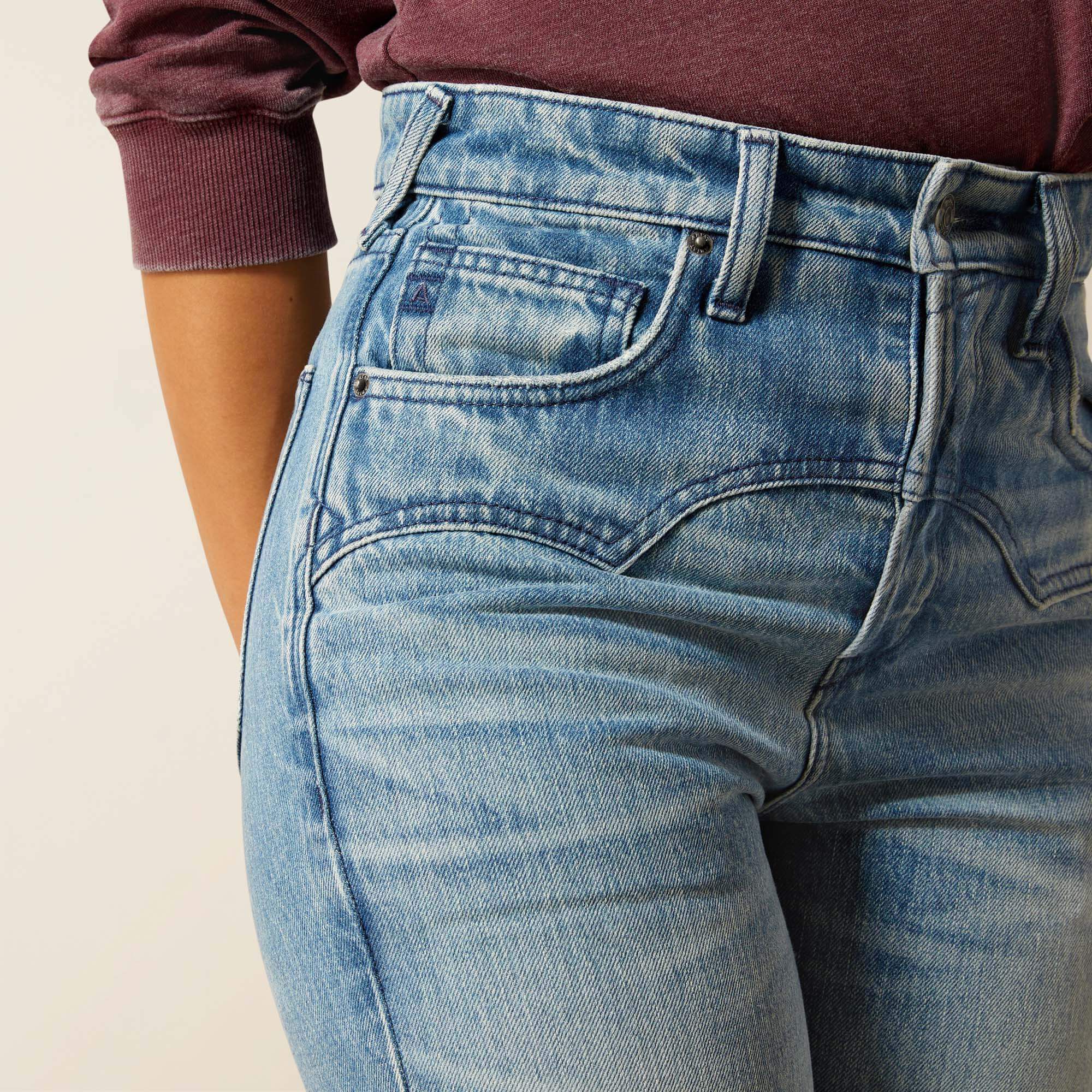 Ariat / Ultra High Rise Cheyenne Yoke Tomboy Straight Leg Jean