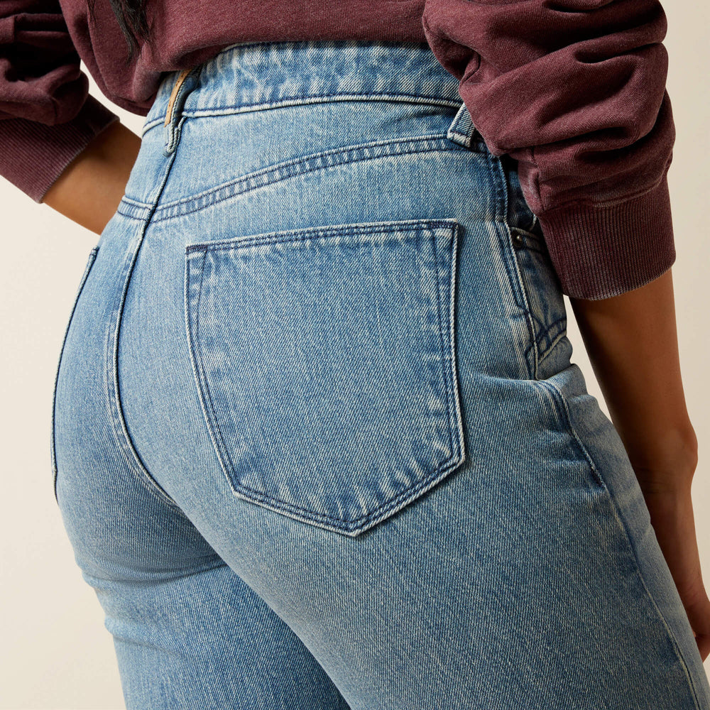 Ariat / Ultra High Rise Cheyenne Yoke Tomboy Straight Leg Jean